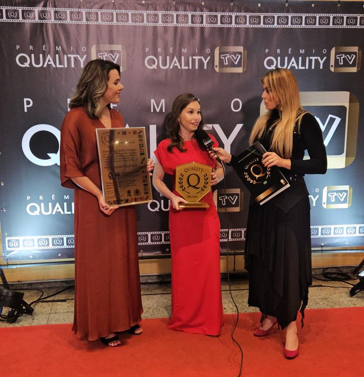 Entrevista para o Prêmio Quality TV, sócias-fundadoras Scheila Cardozo e Gabriela Molmelstet